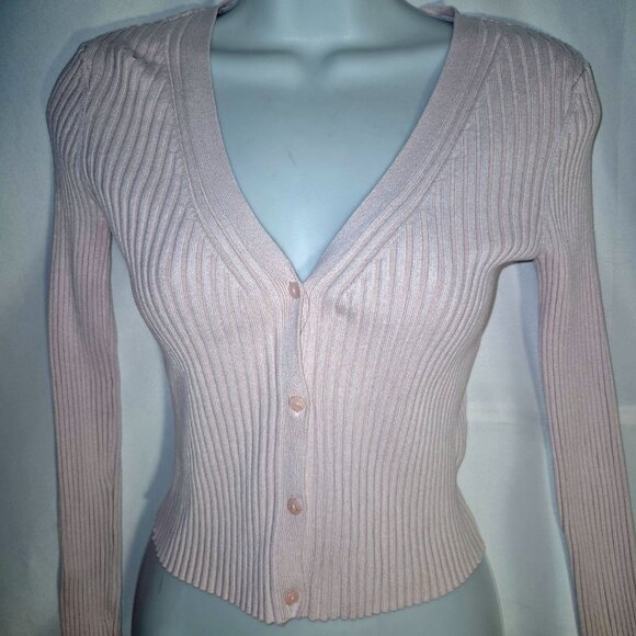 H&M sweater. pink, channeled design, V-Neck, Button-front in size XS - Picture 10 of 10